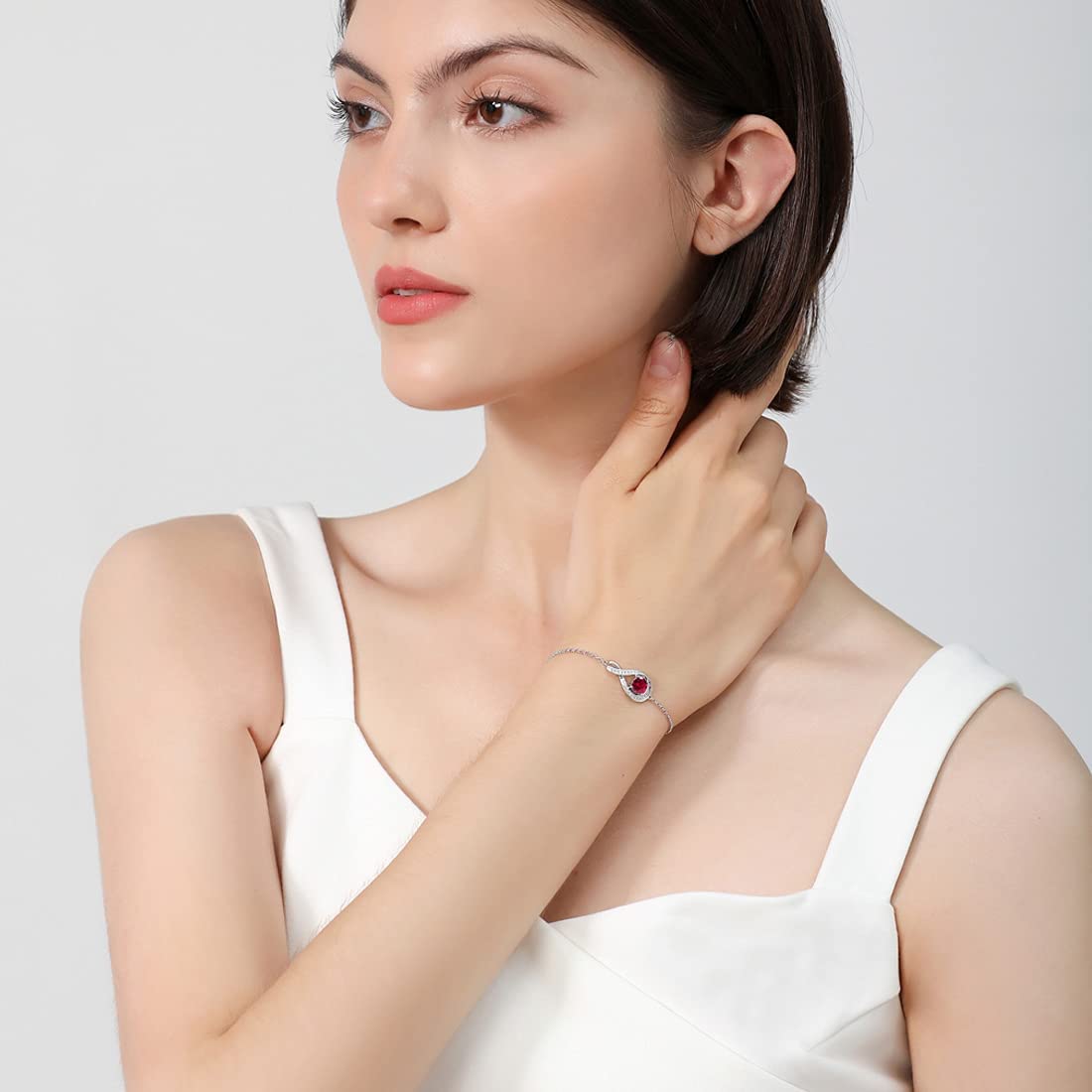 925 Sterling Silver Bransoletka Infinity Stworzona Amerald May Birthstone Link Bransoletki dla kobiet Prezenty córki dla jej mamy, regulowany łańcuch 17+1.5+1.5CM