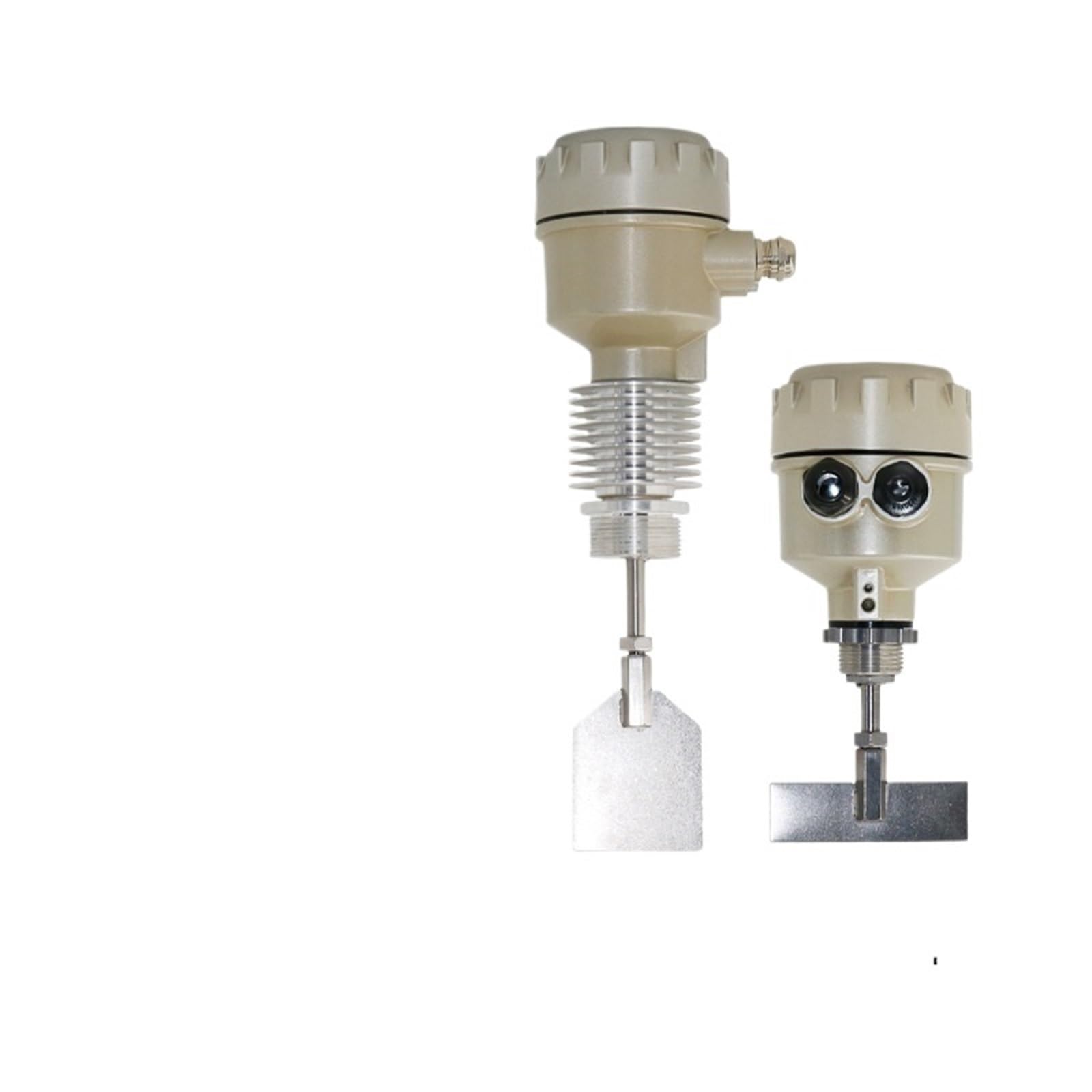 Regulator poziomu łopatki obrotowej 24 V DC do pomiaru poziomu ciał stałych (ziarna, soja, tworzywa sztuczne) w zbiornikach.(24VDC D G1)