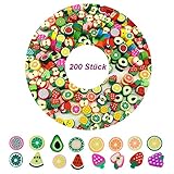 🍓🍓【BREITE ANWENDUNG】: Diese niedlichen Perlen eignen sich hervorragend zum Basteln von Heimwerkern, wie Armbänder, Halsketten, Ohrringe, Anhänger, Haarspangen, Schlüsselanhänger und mehr. Sie können Ihre eigenen einzigartigen Schmuckdekorationen herstellen.