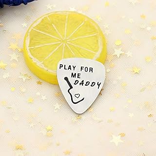 Médiator de guitare pour papa avec pendentifs pour fête des pères ’’Play for me Daddy’’ (Joues pour moi papa) - Les Beatles, Paul McCartney, John Lennon, RIngo Starr, George Harrison Médiator de guitare pour papa avec pendentifs pour fête des pères ’’Play for me Daddy’’ (Joues pour moi papa) – Image 3