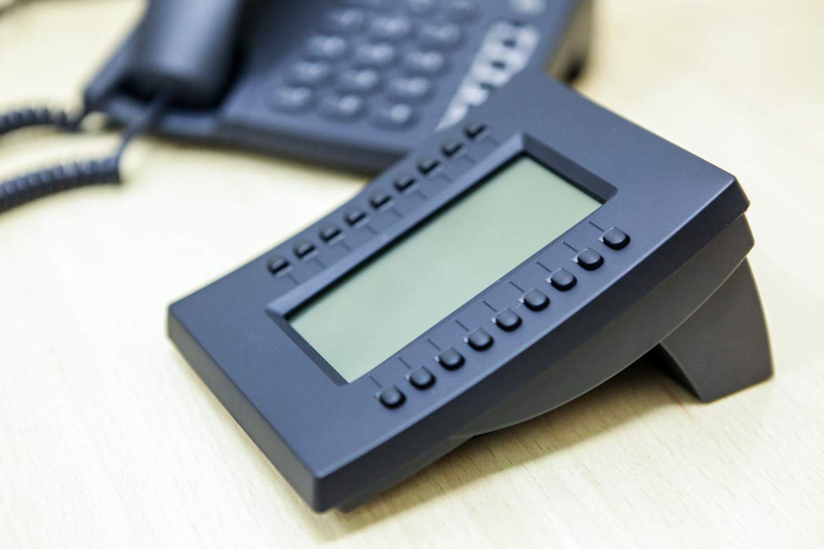 Snom D3 Erweiterungsmodul Für D3xx-Telefone, Hoch auflösendes Display mit Hintergrundbeleuchtung, 18 programmierbare und selbst beschriftende LED-Tasten, Plug and Play, USB, Schwarz, 00004327