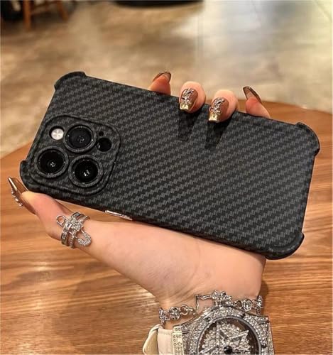 Coque iPhone 15 antichoc en carbone pour éviter les bris d'écran lors des chutes