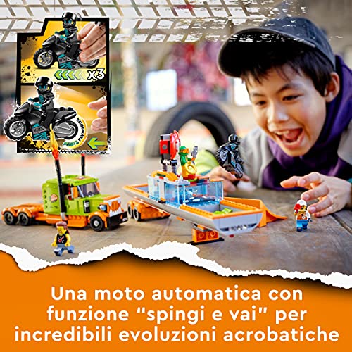 LEGO 60294 City Stuntz Truck dello Stunt Show 2 lego LEGO-City-Stuntz-Truck-dello-Stunt-Show-Set-da-Costruzione-con-Moto-giocattolo-con-Meccanismo-a-Spinta-Dunk-Tank-Minifigure-di-Pilota-e-Clown-60294