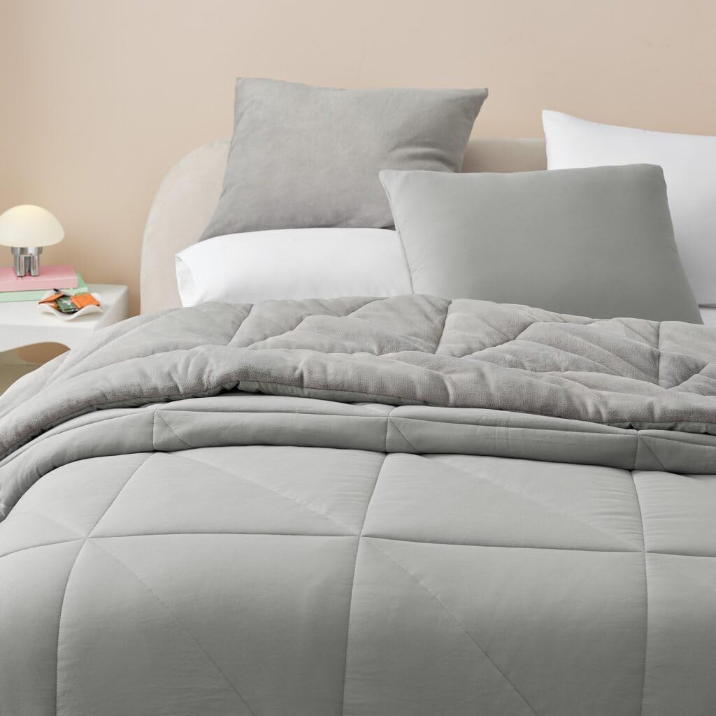 UGG Full/Queen Comforter Set – 3 Piece Luxury Reversible Plush Queen Bed Set with Down Alternative Fill, Soft Comforter Bedding Set with 2 Queen Shams for Home & Bedroom Decor, Seal Gray (Corey) - Image 4