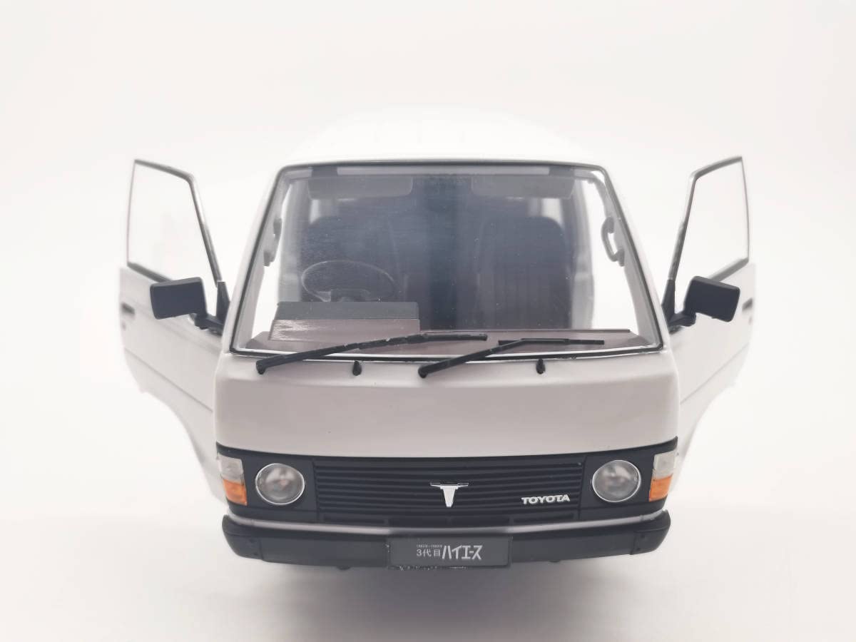 Amazon.co.jp: 1/18 ミニカー ハイエース HIACE 三代目 YH50 右ハン