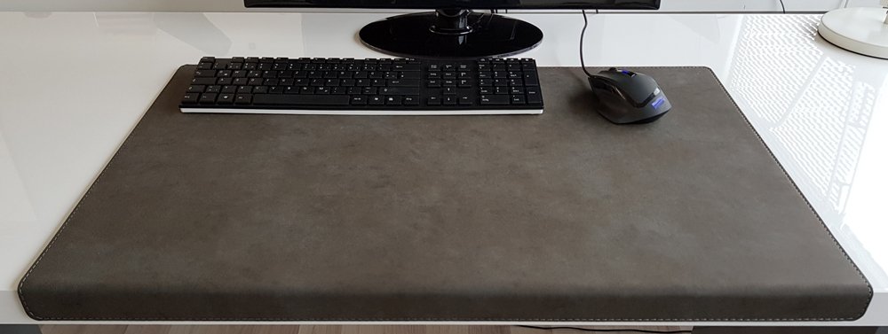 Gewinkelte Schreibtischunterlage mit Kantenschutz Nubuk Leder 90 x 47 Dunkelgrau