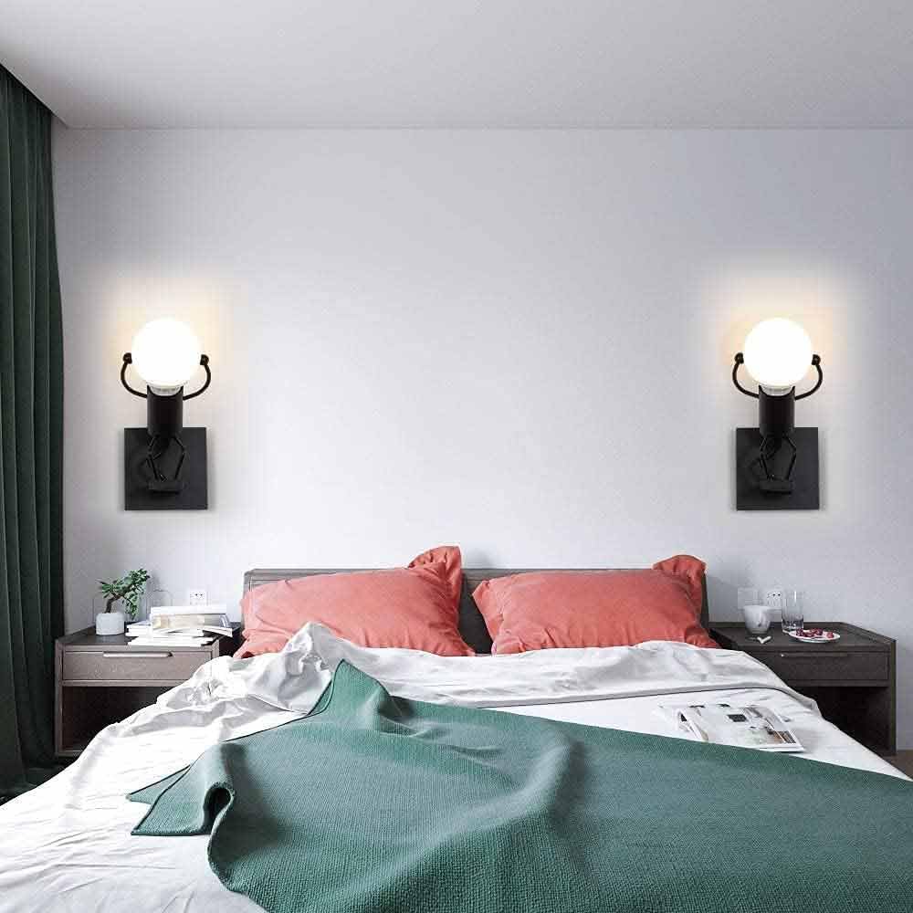Vetrineinrete® Applique da parete decorativo a forma di omino lampada da muro in metallo attacco E27 arredo casa soggiorno ingresso(Omino che Salta Nero)