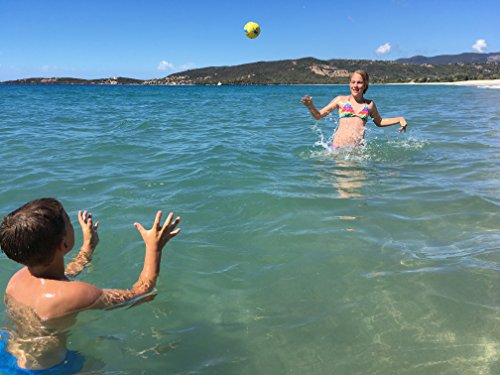 Schildkröt Mini-Ball-Duo Pack, Set bestehend aus 1 Volley und 1 American Football, Ø 9cm, griffig und salzwasserfest, ideal für Strand und Wasser, 970282