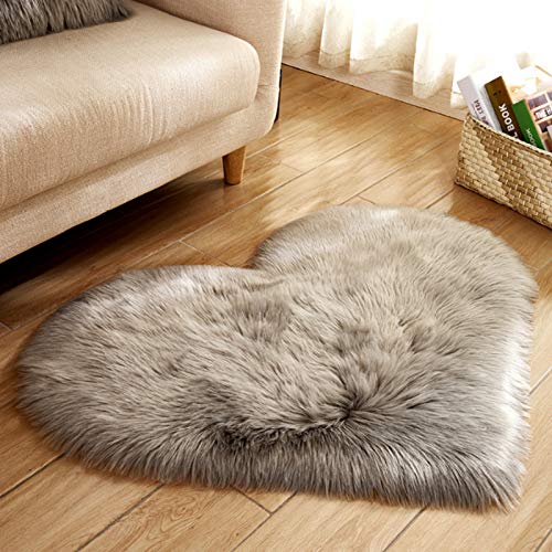 Firlar Imitation Wool Rugs Shaggy Carpet Mat, Faux Plush Floor Mattress Blanket Cushion Pad, Fluffy Sheepskin Area Rug Super Soft Heart Shaped Rugs, Non Slip Bedroom for Home Living Room Decor, Grey