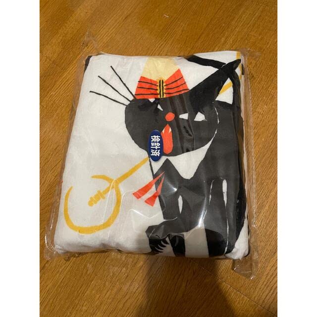 とんがり帽子のアトリエ　ブランケット　黒ねこ意匠　未開封　ココ Amazon.co.jp: とんがり帽子のアトリエコラボ 黒ねこ意匠ブランケット