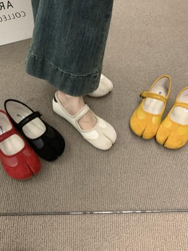 Women Suede Tabi Shoes Split Toe Mary Jane Lightweight Athletic Flats Vintage Sporty Style Comfortable Daily Walk3