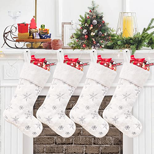 Duosheng & Elegant Lot de 4 chaussettes de Noël à suspendre en fausse fourrure, parfaite décoration de fêtes familiales, personnalisable avec un nom écrit en grand, blanc Cover