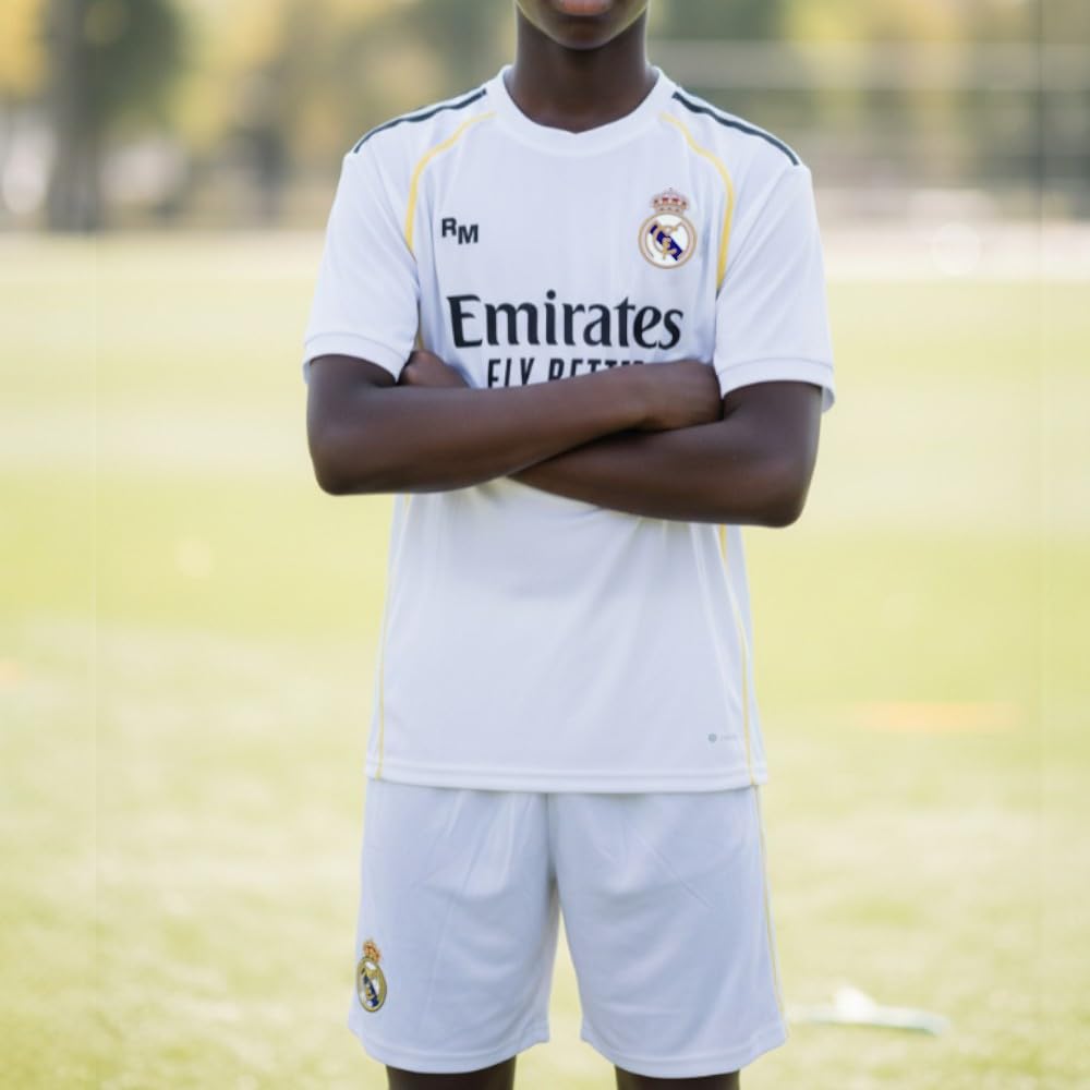 Real Madrid - Kit 1ª attrezzatura 2025-2026 | Maglietta personalizzabile + pantaloni | bianco classico | tessuto traspirante | ideale per dilettanti