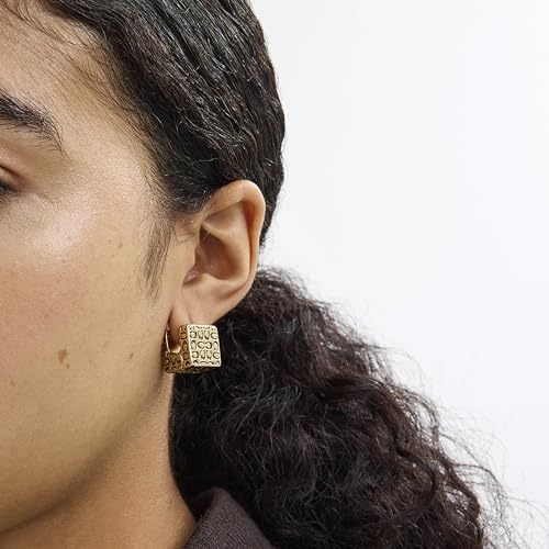 COACH Women's Signature Quilted Cube Huggie Earrings4