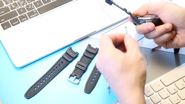 Cinturino sportivo in caucciù per Casio MCW-110H 100 W
