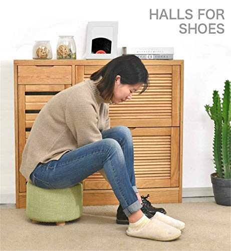 Changement de chaussures facilité avec ce pouf rond robuste