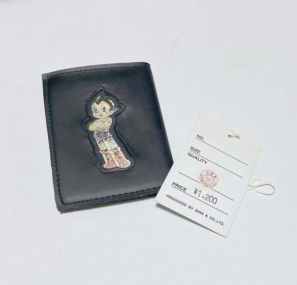 Amazon.co.jp: 鉄腕アトム パスケース（ホログラムアトム付