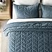 EVERGRACE 3 Pieces Luxurious Velvet King Quilts, Ultra Soft Lightweight Velvet Comforter Set, Matelasse Oversized Bedspread Coverlet for All Season with 2 Shams, Stormy Blue, 108
