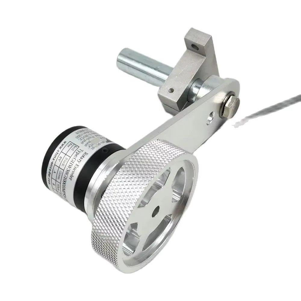 Codeur rotatif de mesure avec bras de fixation et roue métal 200mm