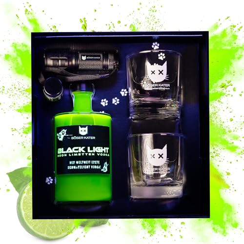 BÖSER KATER Blacklight Vodka Geschenkset | Weltweit erster Schwarzlicht Neon Vodka mit Leucht-Effekt | Set mit 2 Gläsern & UV-Taschenlampe | Fruchtiger Limettengeschmack | Geschenkidee | 0 5l 40% Vol.