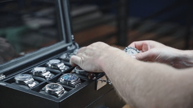 な*ゆ様 Rothwell 時計ケース ブラック Rothwell 10 Slot Watch Box (Black / Grey) - Blacklist Watches