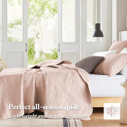 Image of Madison Park Cottage Damask Coverlet Set, 3 PC Full /Queen Quilt Set | Scallop Edge, All Season Oversized Bedding with Pre-washed Cotton-Filled Quilt, Shams, Blush