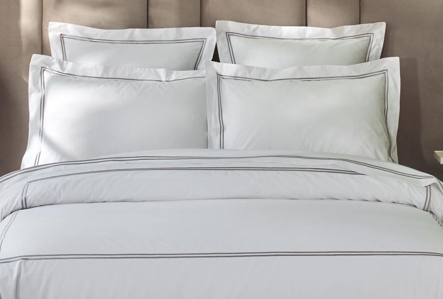 Duquennoy & Lepers – Drap Plat 2 Personnes 270x310 CM - Qualité Hôtel 100% Coton Percale 80 Fils - Doux et Respirant - Double Broderie Gris Perle Satiné...