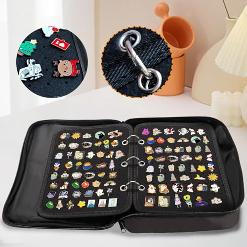 缶バッジ 収納 ピンバッジ ケース 400個収納可能 缶バッジ ディスプレイ 缶バッジ ファイル 大容量 ピンバッジ 落下防止 オックスフォード布 長さ33 cm 幅5 cm 高さ42 cm 省スペース バッチカバー 防水 防塵 ピン 缶バッジ ブローチ グッズ収納 コレクション