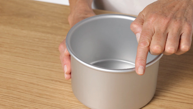 Lot De 5 Moules à Gâteau Anciens – Aluminium, 7.5 Cm De Diamètre