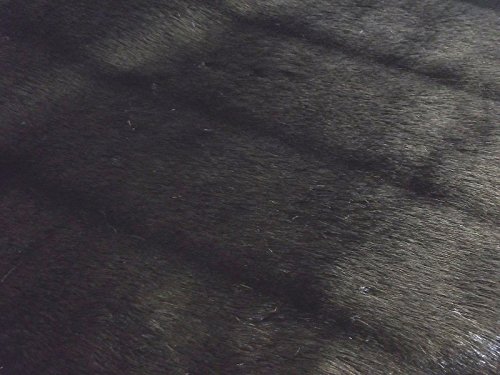 Tissu fausse fourrure noir anti-peluche pour customiser un manteau usé