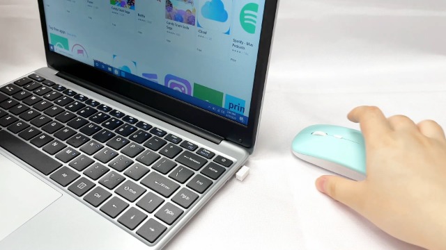 2.4G USB Draadloze Automuis, 1600 DPI Sportwagenvormige Muis Gebruik Slimme Energiebesparende Technologie, Gamingmuizen met USB-ontvanger voor Pc Computer Laptop (Roze