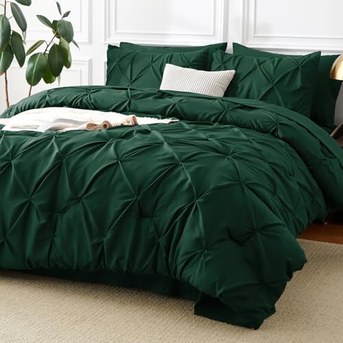 CozyLux Queen Comforter Set Emerald Green 7 Pieces Pintuck Bed in A Bag All Season Comforter Queen Size Bed Set Gift for Family Pinch Pleat Bedding Sets with Comforter Sheets Pillowcases & Shams