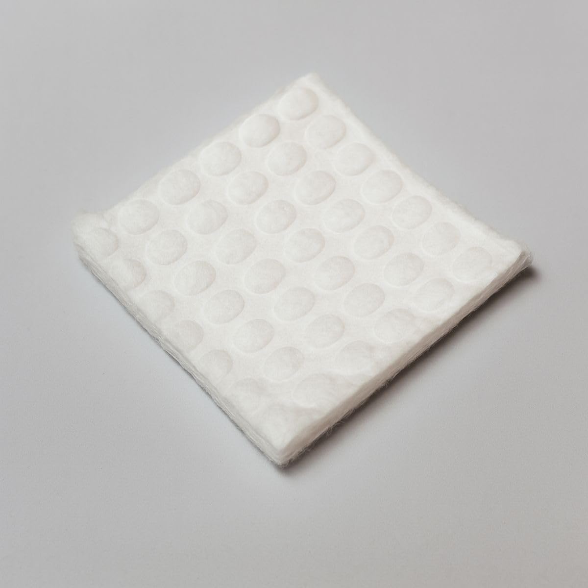 Quadradinhos de Algodão com 120 unidades 100g Farol Para Maquiagem Manicure Limpeza Facial Tamanho Quadrado Pequeno 5,5x5cm