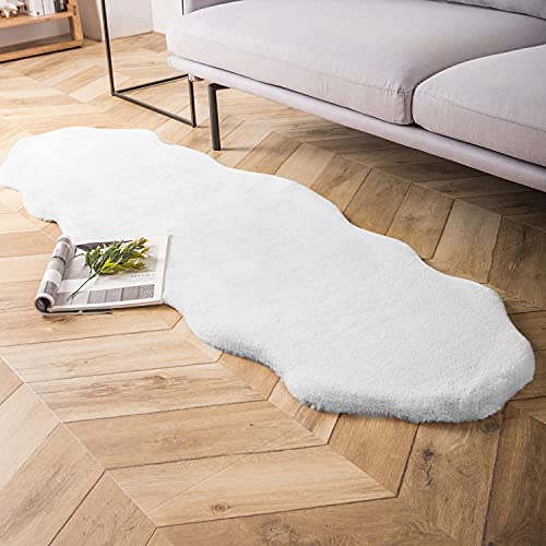 Rainlin Ultra Soft Fluffy Faux Fur Sheepskin Area Rug Modern 2x6 Living Room Fur Runner Rugs Shaggy Beside Rugs Warm Faux Fur Couch Cover for Sofa and Bay Window, White