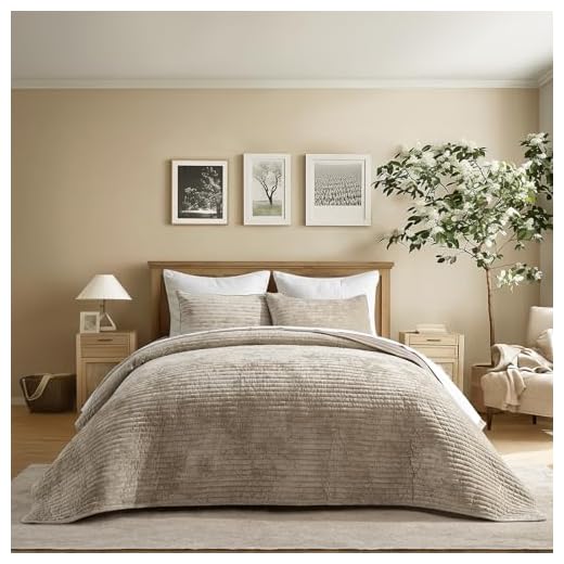 EVERGRACE Velvet Quilt Set King Size, Luxurious Soft Striped Channel Bedding Set, Lightweight Velvet Comforter for All Season, Oversized Bedspread Coverlet with 2 Matching Shams, Beige Taupe