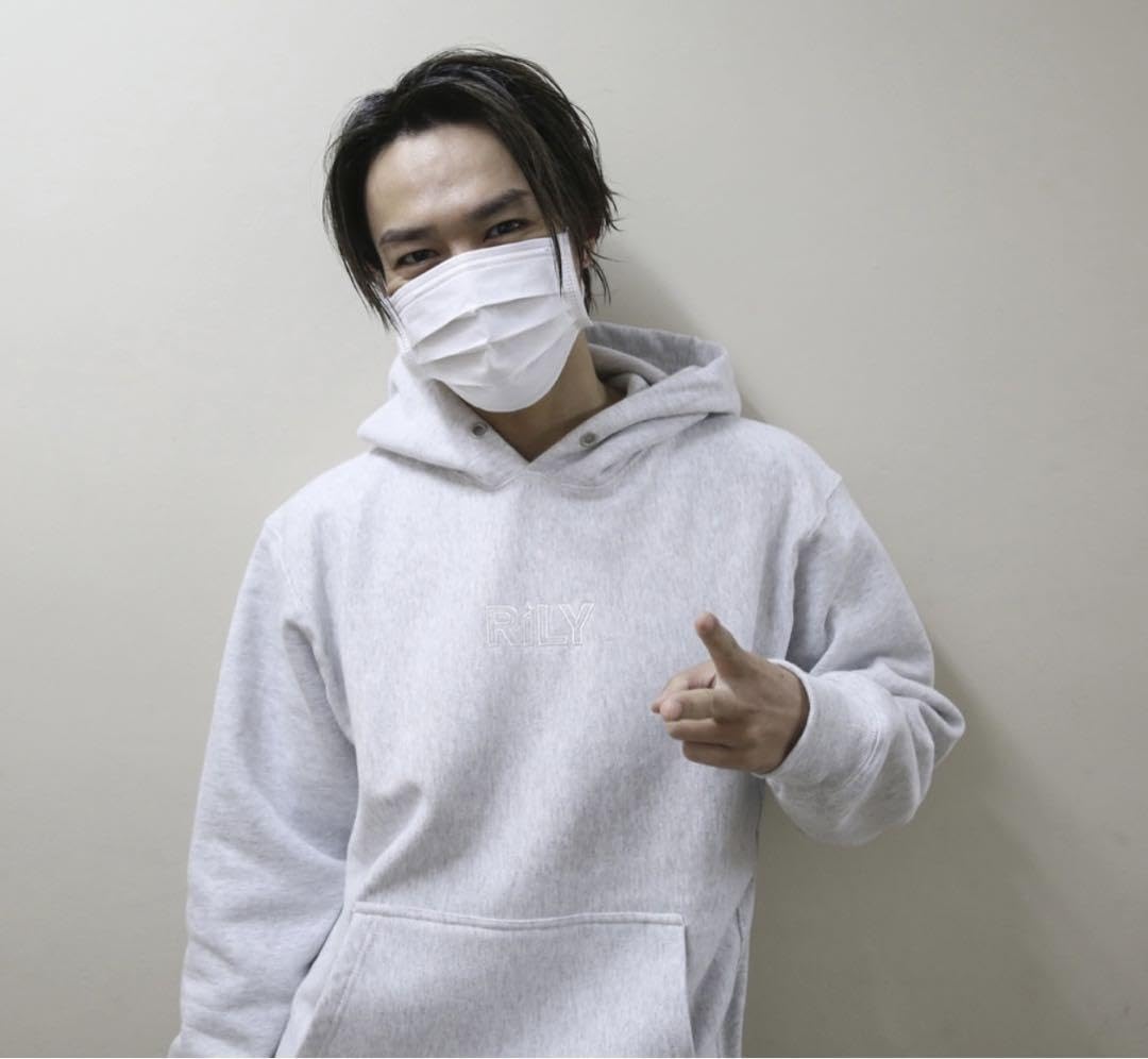 Amazon.co.jp: 今市隆二 RILYパーカー Sサイズ : ファッション