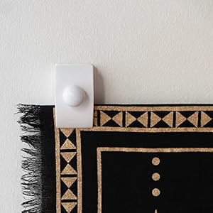 4 quilt hangers for wall display wooden rug hangers for wall hangings decorate with your blanket and tapestry hangers white 4 clips with hardware  urban country home decor