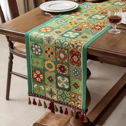 Clothfuna Camino de mesa étnico bohemio vintage, colorido mandala marroquí con borlas, estilo geométrico de retazos a cuadros para decoración de mesa de comedor, aparador, 35 x 210 cm, verde