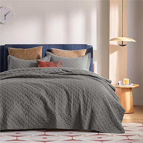 Amazon.com: BEDSURE Grey Quilt Queen 
