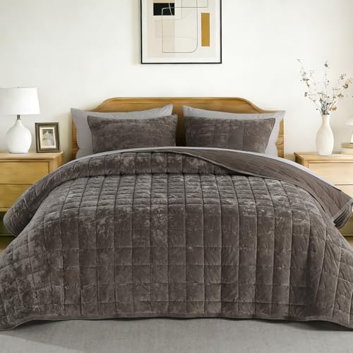 Oversized King Greek Velvet Quilt Set, 3× Softer Luxe Sheen, 100% Cotton Backing, 150GSM Down-Alternative Fill, Extra-Wide 112×106" Hotel-Style Luxu