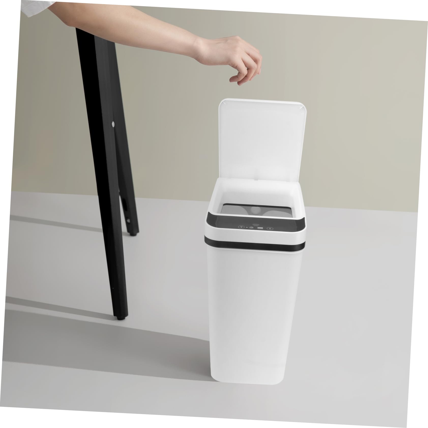 1pieza Papelera Inteligente Sensor De Movimiento Bote De Basura Automático Estilo Moderno Diseño Compacto Para Cocina y Dormitorio Cierre Silencioso Para Hogar y Oficina