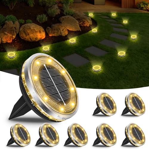 Lampe solaire au sol pour eclairer une allee de jardin et une terrasse cosy