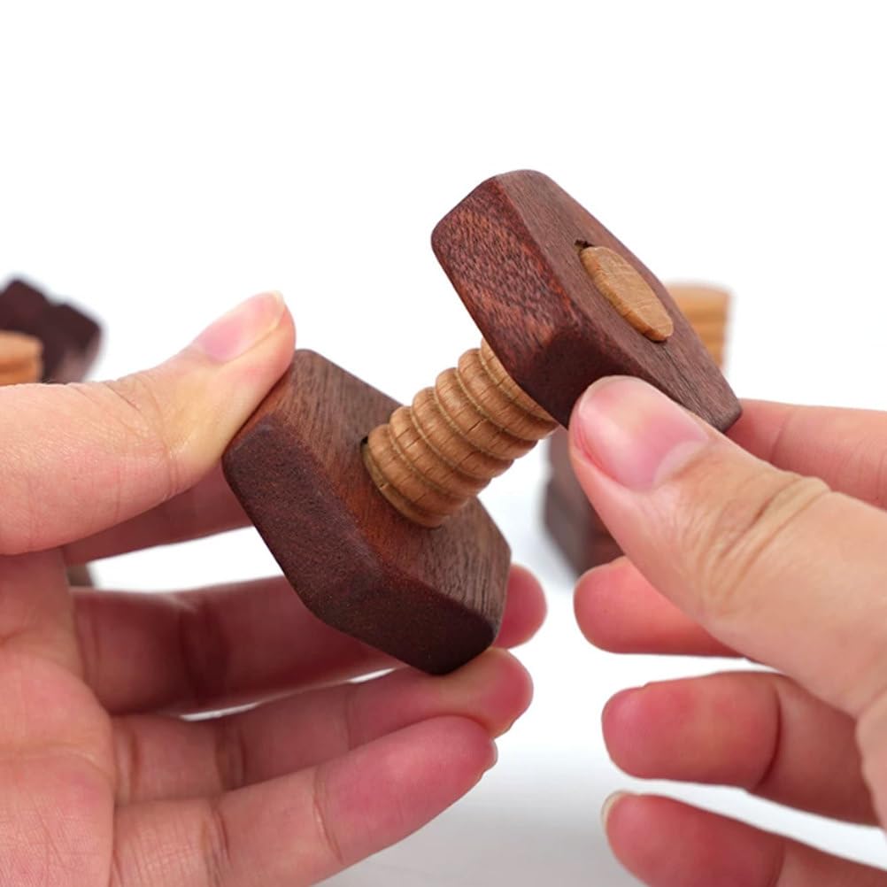 Montessori Holzschrauben-Formzuordnung-Set mit geteiltem Buchenholztablett, Kleinkind-Drehmutter-Bolzen-Förderungsspielzeug für die Feinmotorik