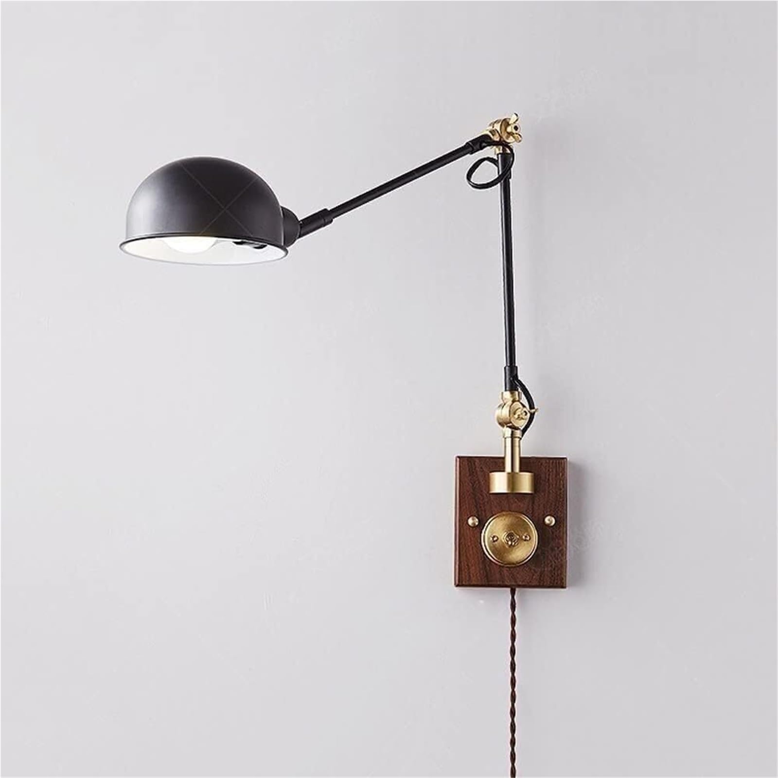 Lampada da Parete Industriale in Noce - Applique Girevole Regolabile con Interruttore a bilanciere per Camera da Letto e Arredamento in Stile Rustico