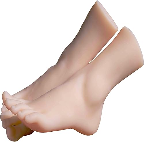 Un par de modelos de pies femeninos de silicona con textura de piel realista para exhibir zapatos, joyas, sandalias, calcetines y bocetos de arte