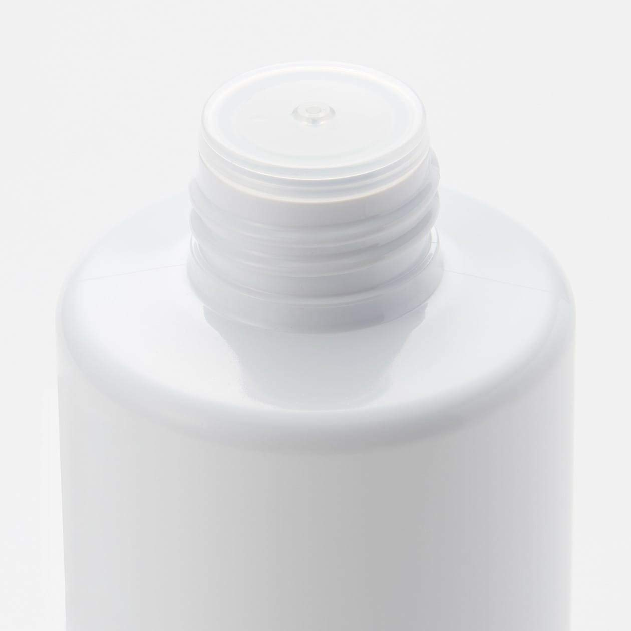 Amazon | 無印良品 敏感肌用薬用美白化粧水 200ml | 無印良品 | 化粧水