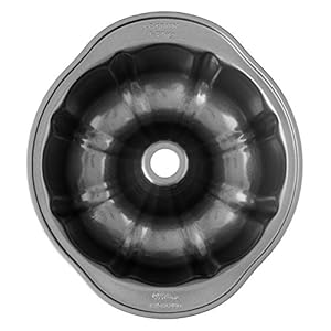 Wilton Perfect Results Premium Non-Stick 9-Inch Fluted Tube Pan