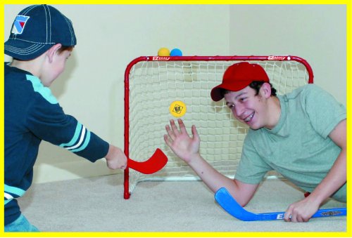 Ezgoal Mini Folding Goal With 2 Sticks And 3 Balls, Red/White #TOP2