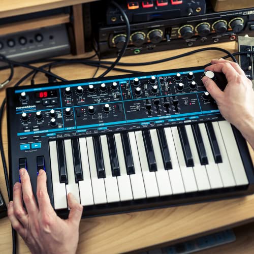 Synthétiseur monodique analogique Novation Bass Station II – inclut 64 patches d’origine, un arpégiateur et un step… - Les Beatles, Paul McCartney, John Lennon, RIngo Starr, George Harrison Synthétiseur monodique analogique Novation Bass Station II – inclut 64 patches d'origine, un arpégiateur et un step… – Image 3
