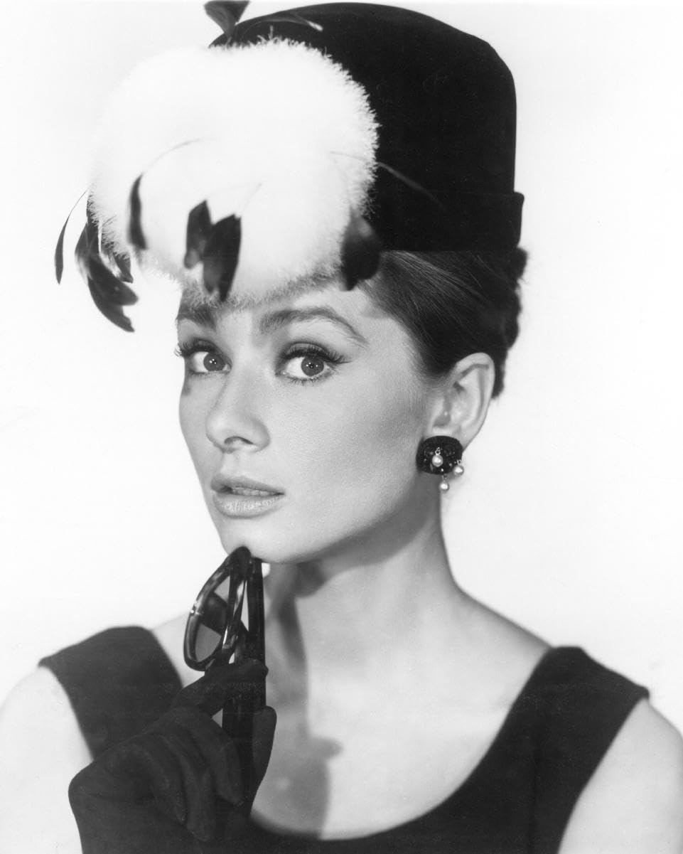 Worldphotographs Breakfast At Tiffany's (1961) Audrey Hepburn 10X8 Photo